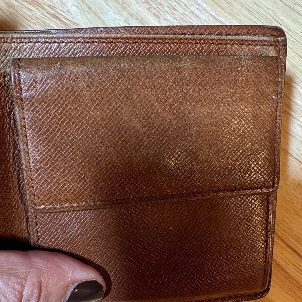 AUTHENTIC Men’s Louis Vuitton Bi-fold